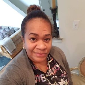 Meet your Posher, Eleni